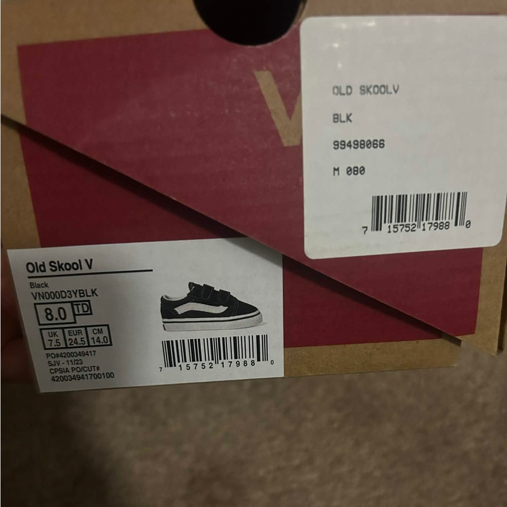 Vans Toddler Old Skool V Black White Sneakers 8C BRAND NEW in box - Picture 3 of 3